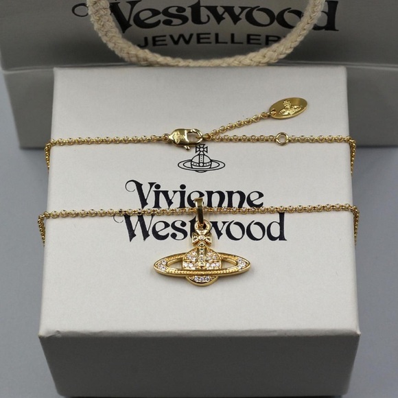 Gold Pendant Necklace - Picture 1 of 6